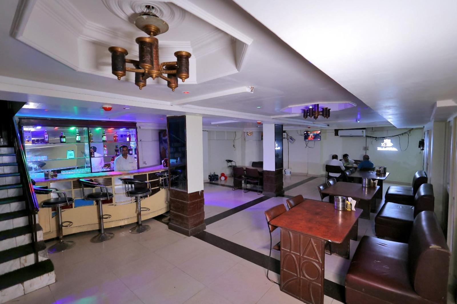 Hotel Paradise กานปูร์ ภายนอก รูปภาพ